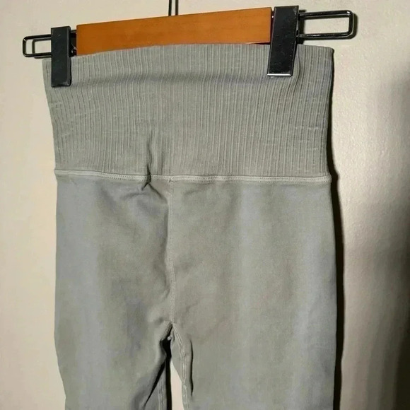 NWOT FREE PEOPLE  Good Karma Yoga Leggings XS/S - Picture 6 of 8